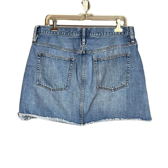 J. Crew light wash mini denim skirt. Size 32 - Picture 8 of 9